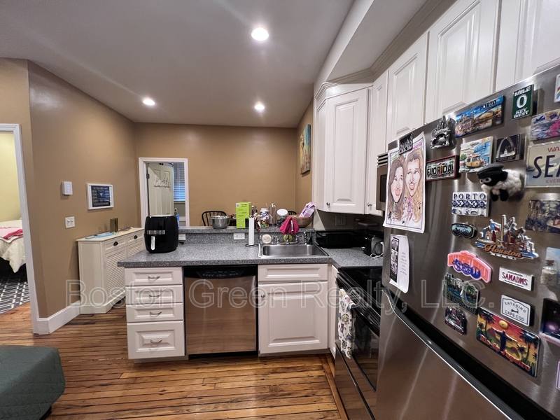 Apartment for rent at 1 Centre St Terrace #8UNIT 8, Roxbury, MA 02119