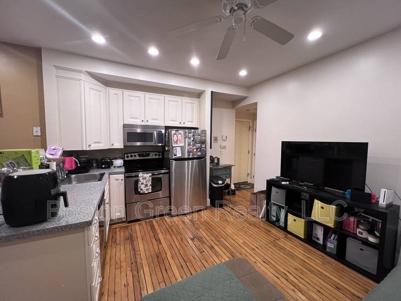 Apartment for rent at 1 Centre St Terrace #8UNIT 8, Roxbury, MA 02119