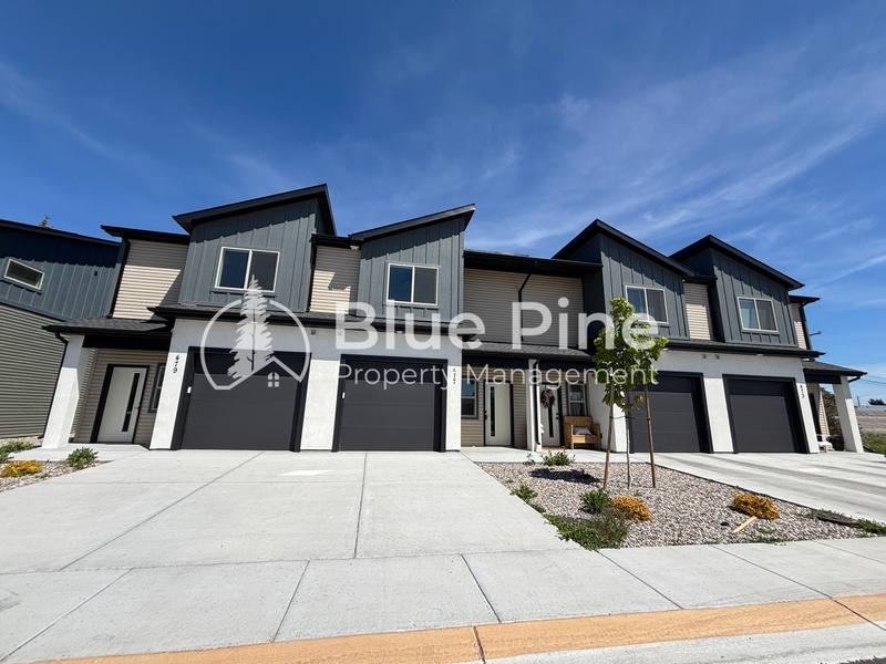 Townhouse for rent at 477 Easy St #1, Idaho Falls, ID 83401
