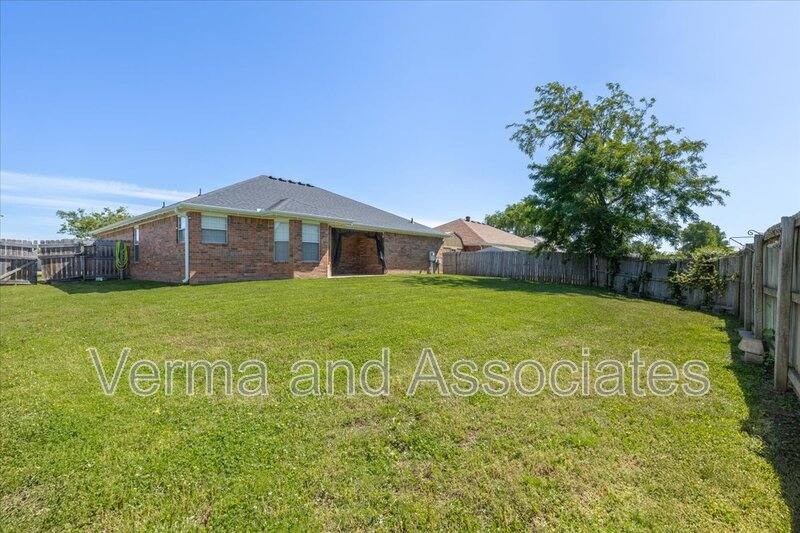 House for rent at 2409 SW 17th St, Bentonville, AR 72712