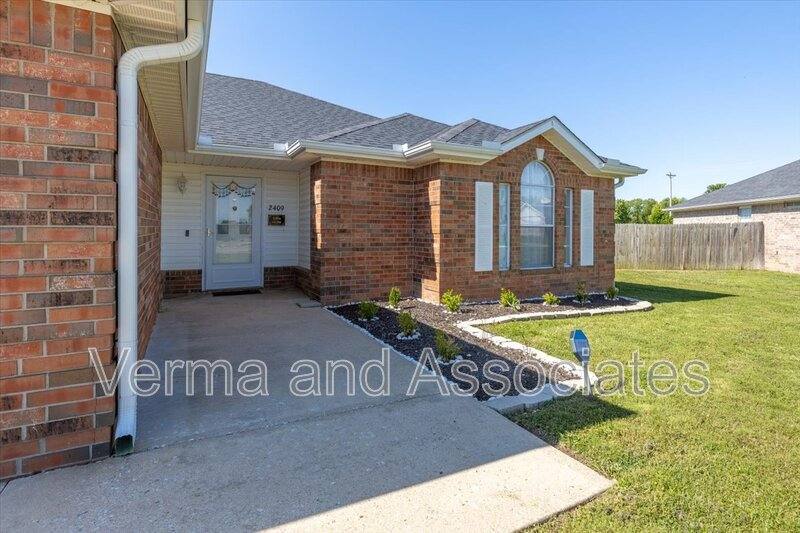 House for rent at 2409 SW 17th St, Bentonville, AR 72712