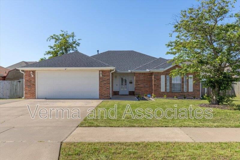 House for rent at 2409 SW 17th St, Bentonville, AR 72712