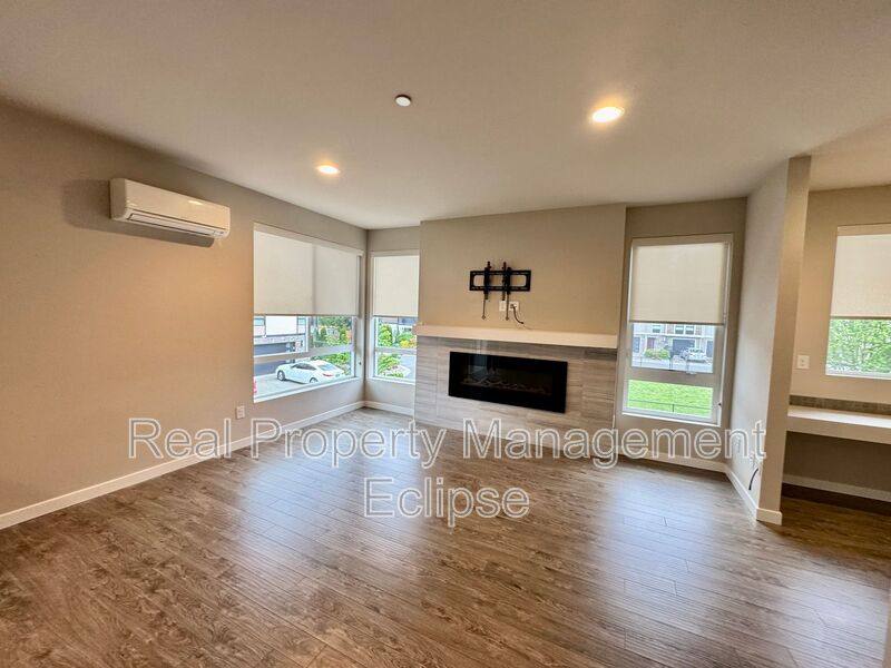 Apartment for rent at 729 112th St SW #B3, Everett, WA 98204