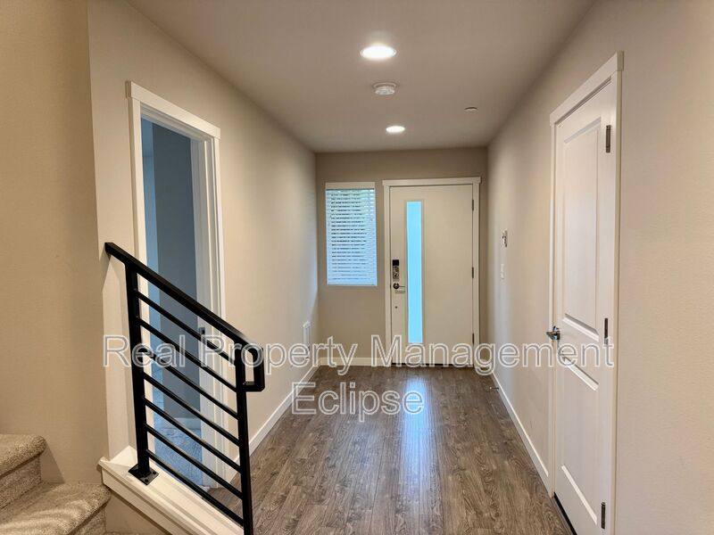 Apartment for rent at 729 112th St SW #B3, Everett, WA 98204