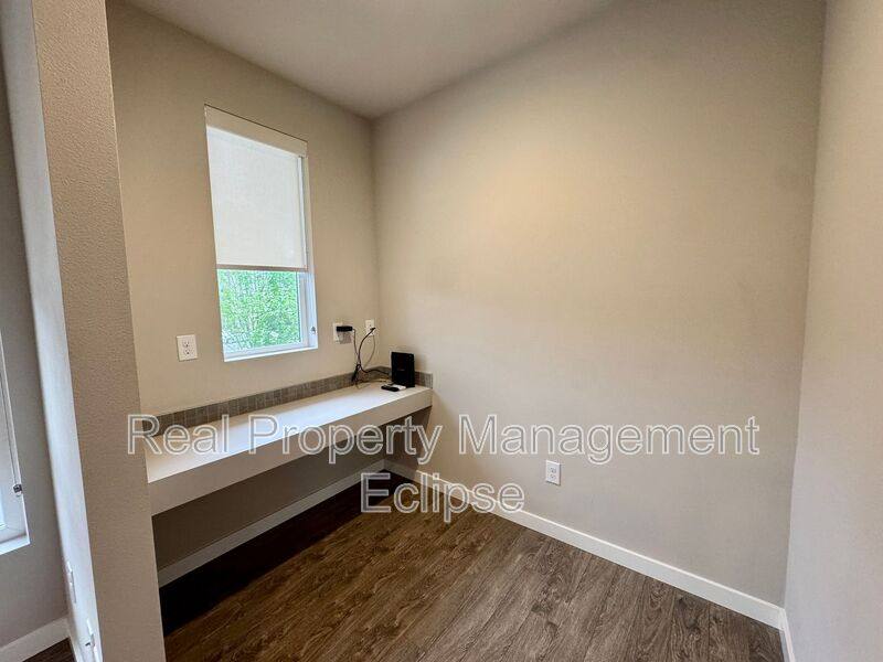 Apartment for rent at 729 112th St SW #B3, Everett, WA 98204