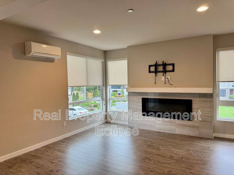 Apartment for rent at 729 112th St SW #B3, Everett, WA 98204