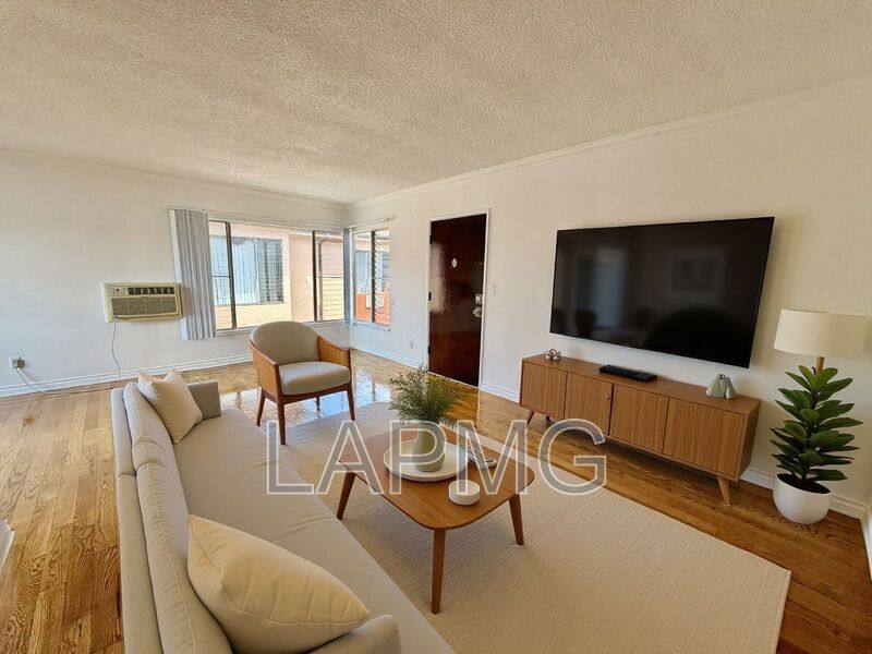 Apartment for rent at 5612 Harold Way #11, Los Angeles, CA 90028