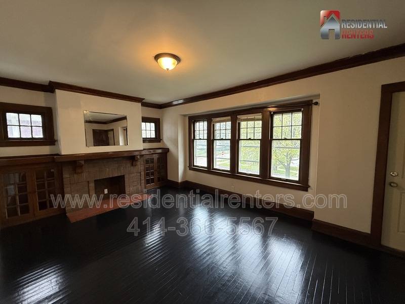 Apartment for rent at 3908 N 6th St, Milwaukee, WI 53212