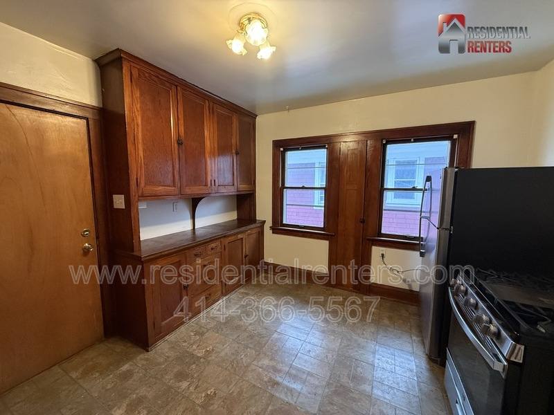 Apartment for rent at 3908 N 6th St, Milwaukee, WI 53212