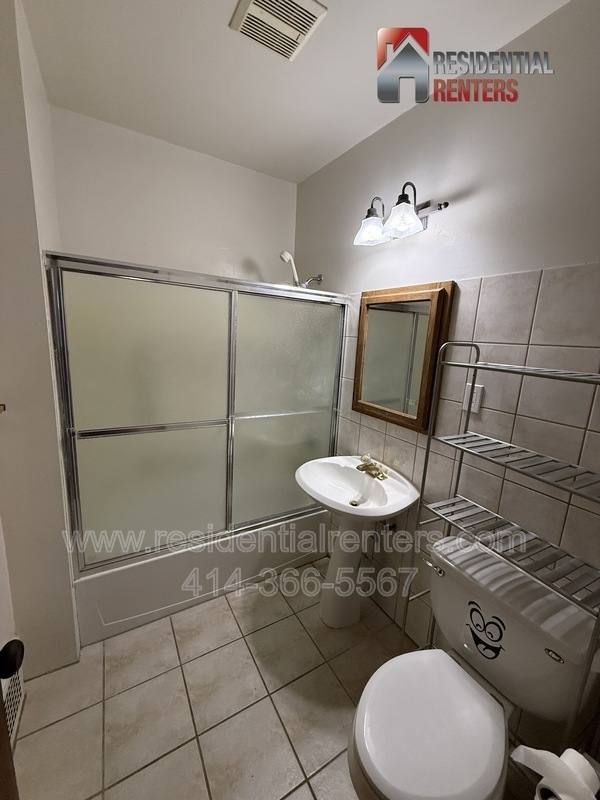 Apartment for rent at 3908 N 6th St, Milwaukee, WI 53212