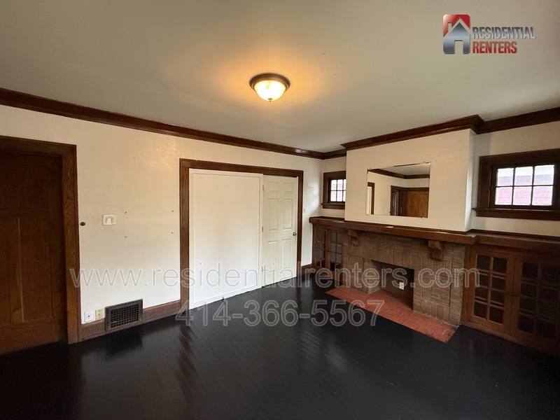 Apartment for rent at 3908 N 6th St, Milwaukee, WI 53212