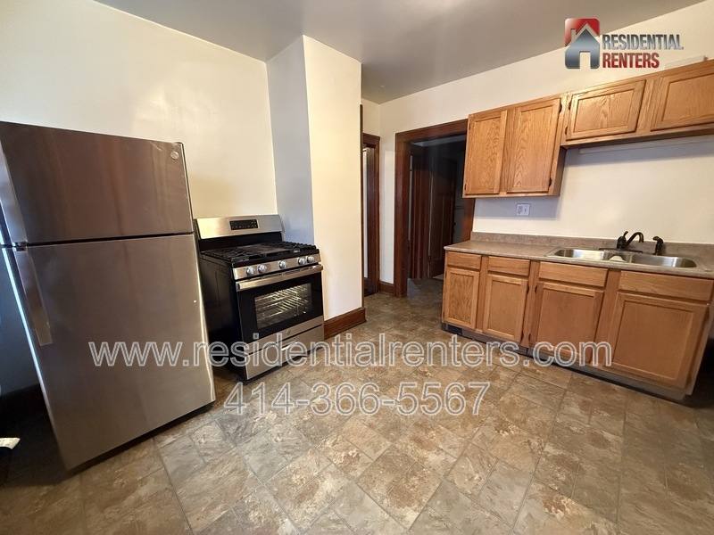 Apartment for rent at 3908 N 6th St, Milwaukee, WI 53212