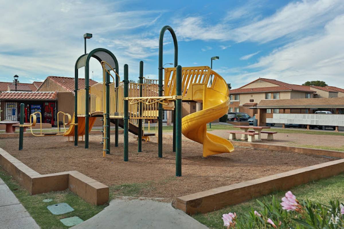 Apartment for rent at 1225 N 40th St, Phoenix, AZ 85008