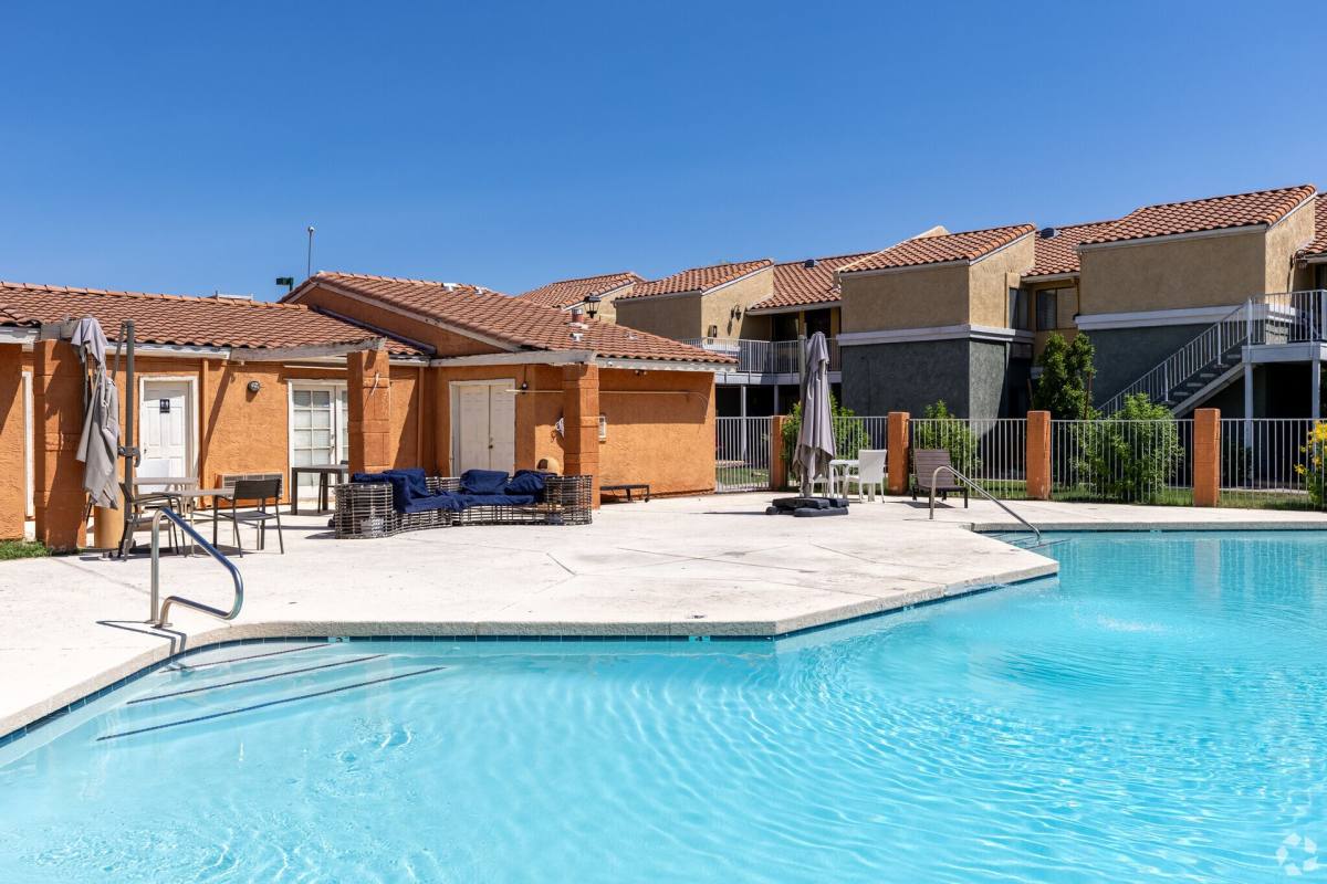 Apartment for rent at 1225 N 40th St, Phoenix, AZ 85008