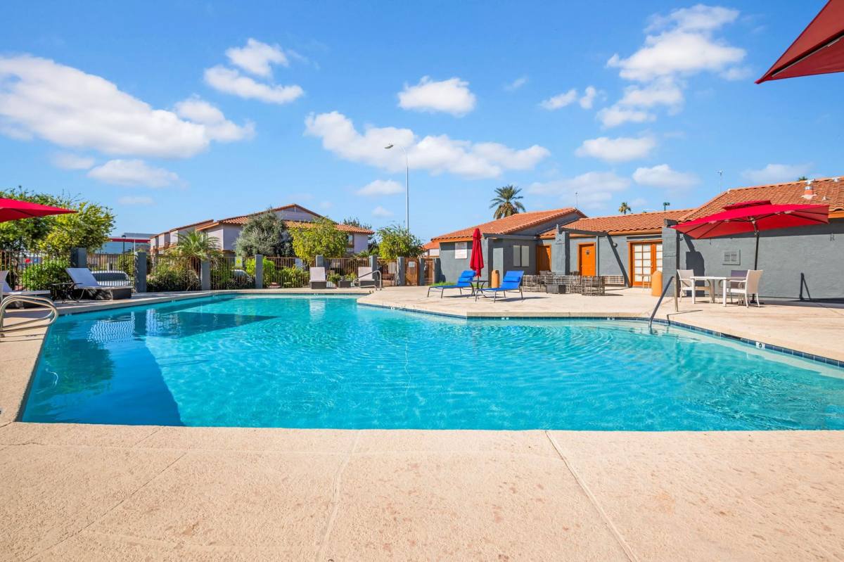 Apartment for rent at 1225 N 40th St, Phoenix, AZ 85008