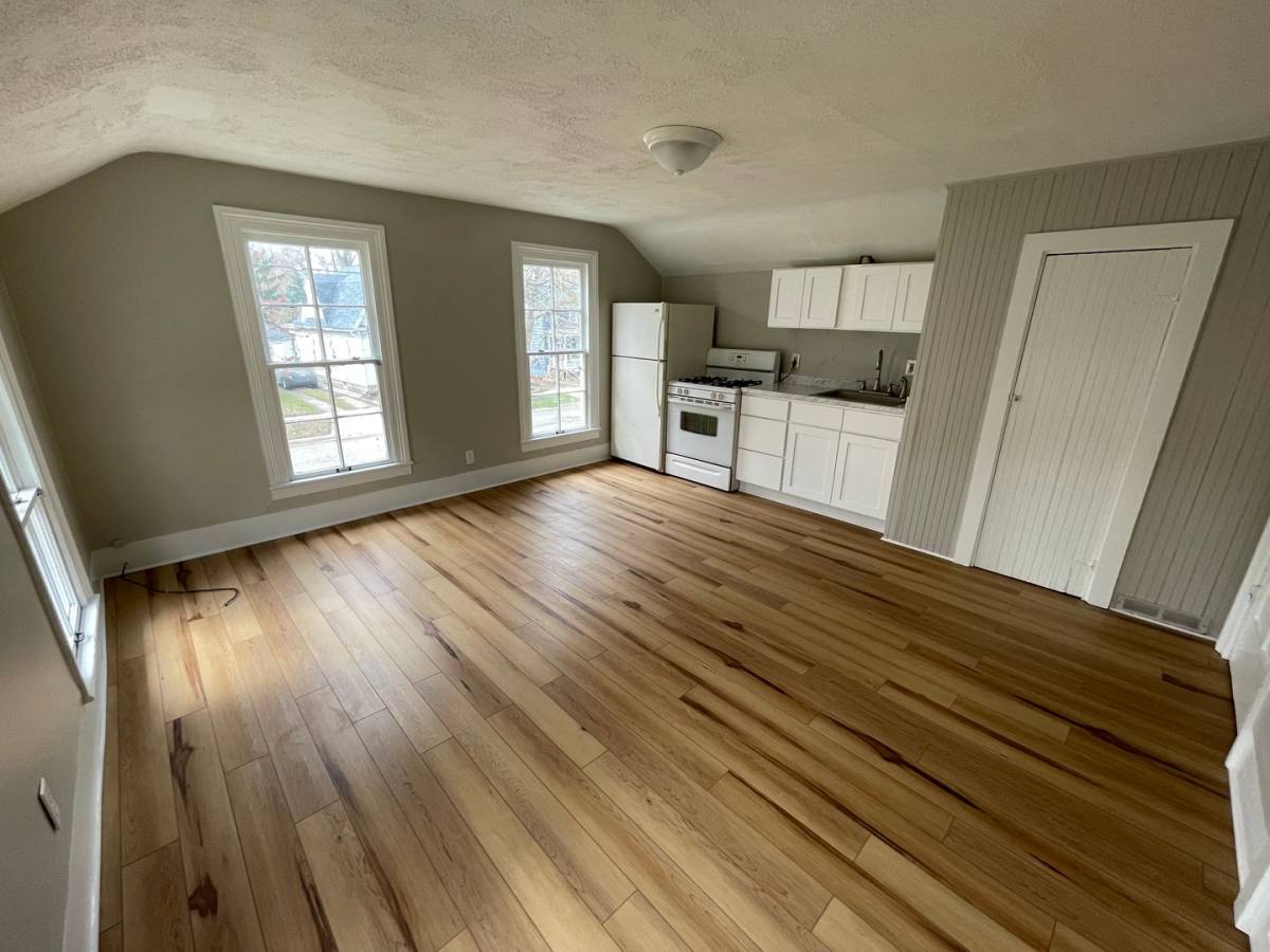 Apartment for rent at 223 Chestnut St, Hudson, MI 49247