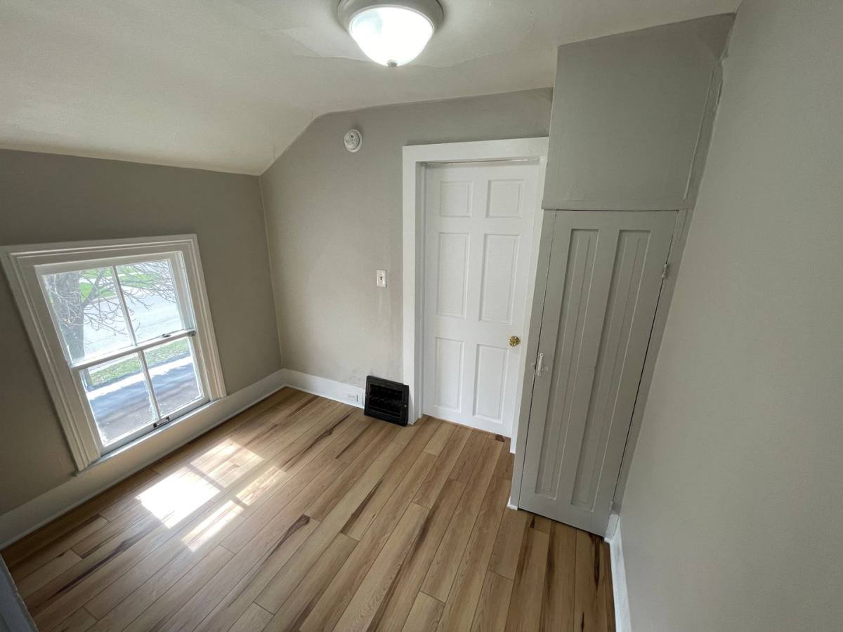 Apartment for rent at 223 Chestnut St, Hudson, MI 49247