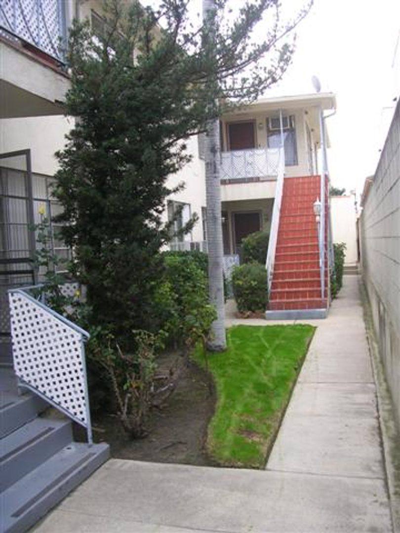 Apartment for rent at 340 N Isabel St, Glendale, CA 91206