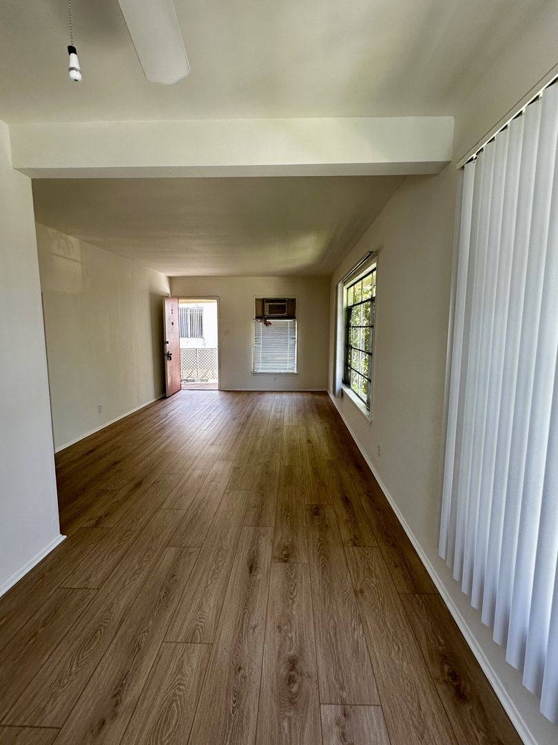 Apartment for rent at 340 N Isabel St, Glendale, CA 91206