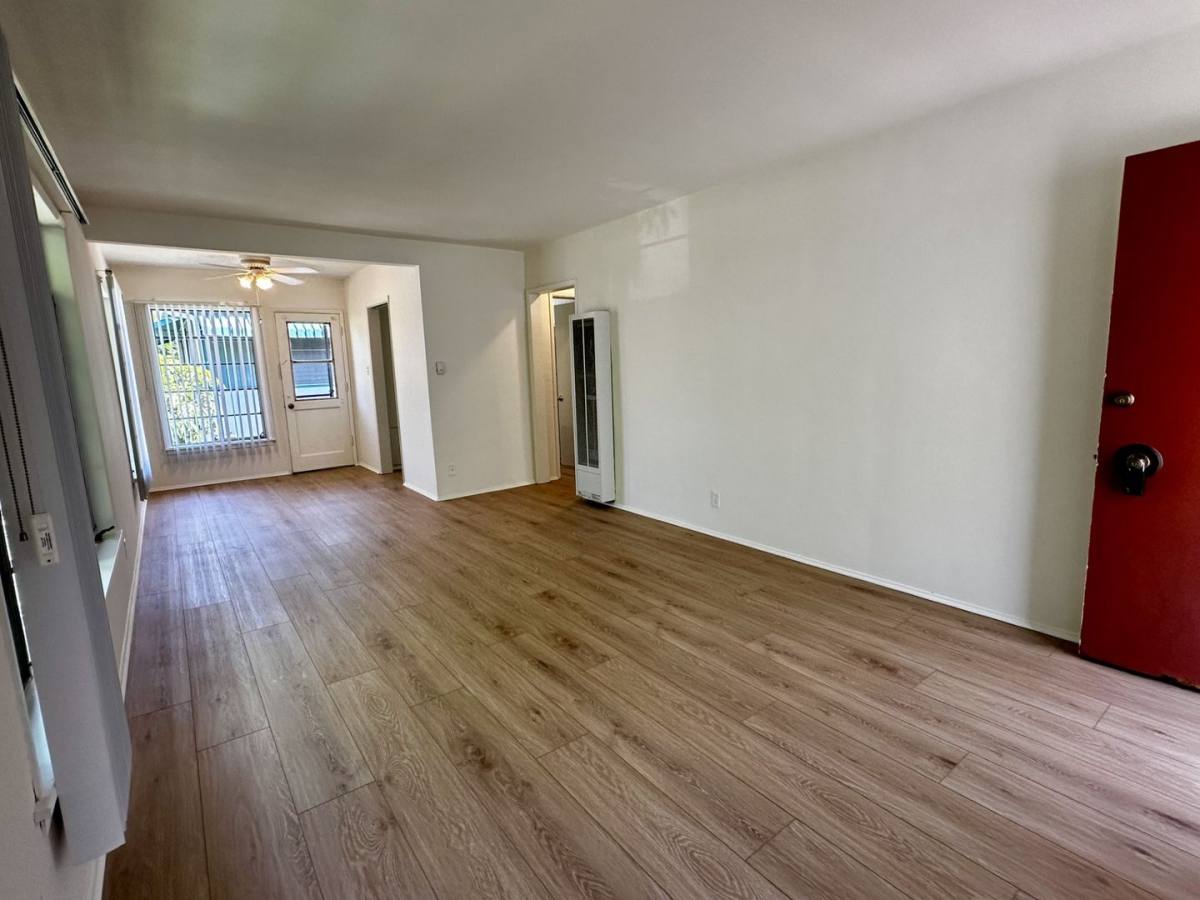 Apartment for rent at 340 N Isabel St, Glendale, CA 91206