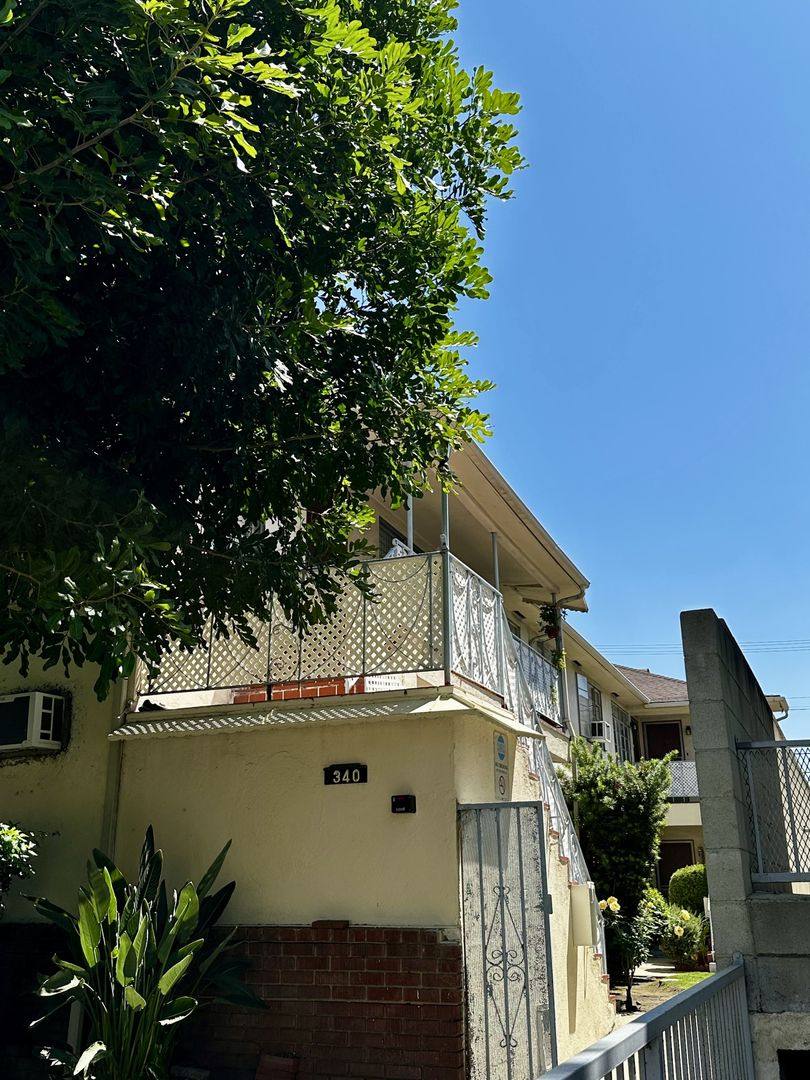 Apartment for rent at 340 N Isabel St, Glendale, CA 91206