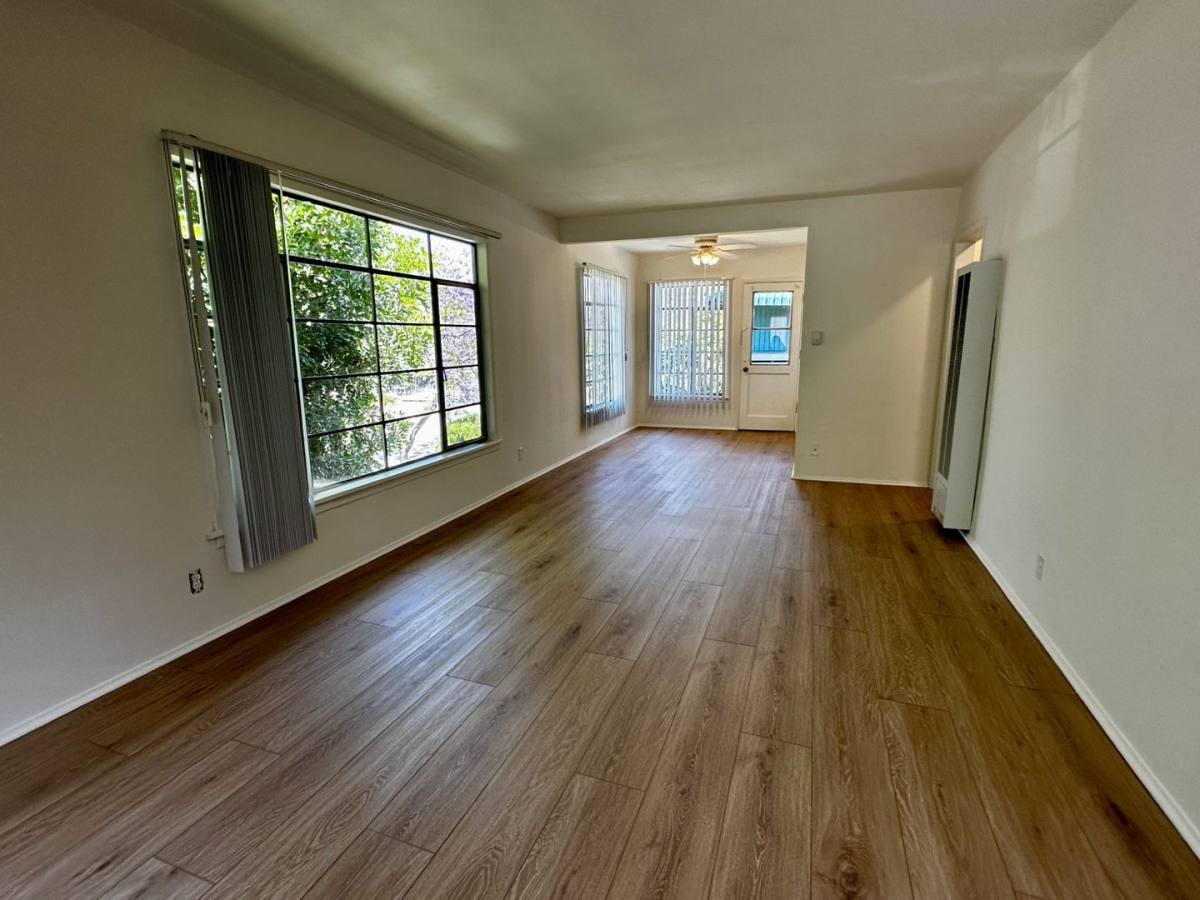 Apartment for rent at 340 N Isabel St, Glendale, CA 91206