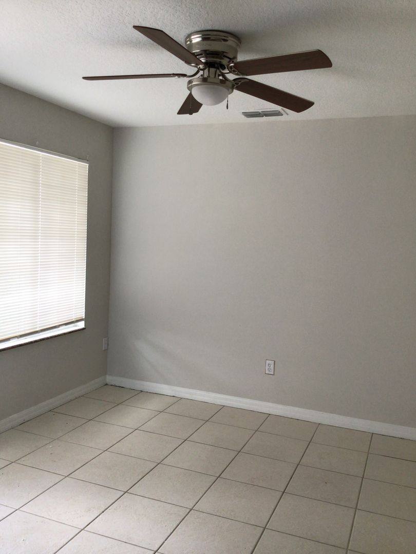Townhouse for rent at 3908 Magnolia Pointe Lane, Orlando, FL 32810