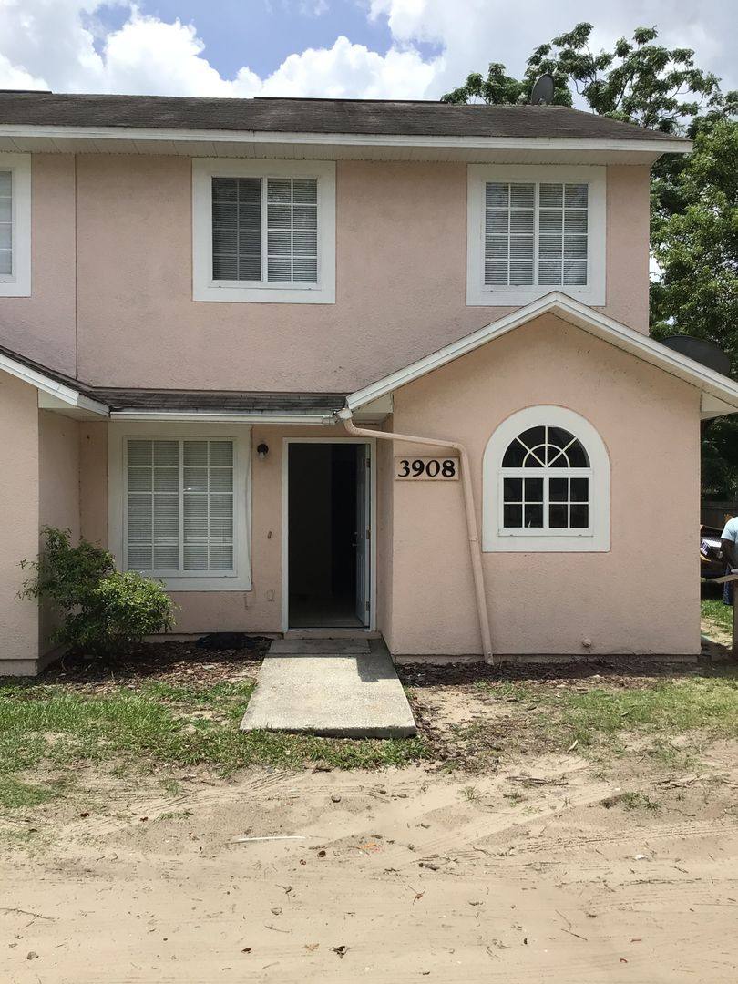 Townhouse for rent at 3908 Magnolia Pointe Lane, Orlando, FL 32810