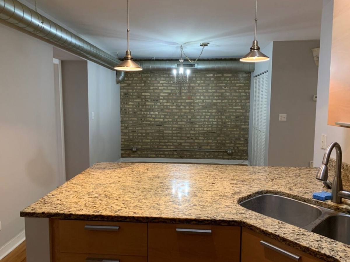 Apartment for rent at 2000 W Birchwood Ave, Chicago, IL 60645