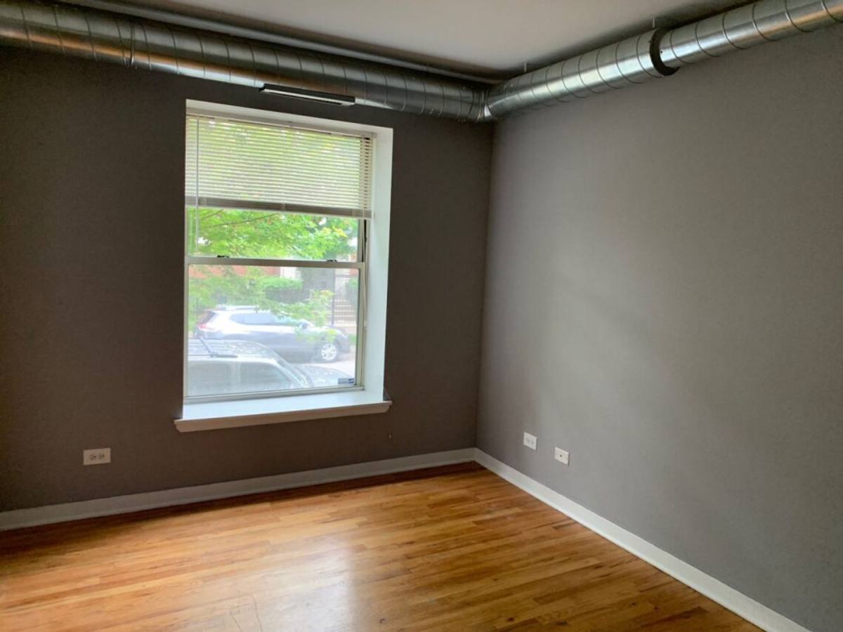 Apartment for rent at 2000 W Birchwood Ave, Chicago, IL 60645