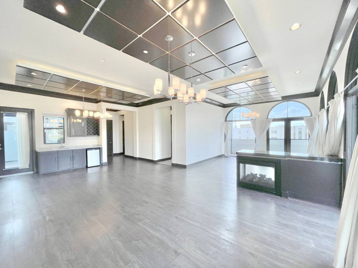 Apartment for rent at 1110 Glenville Dr, Los Angeles, CA 90035