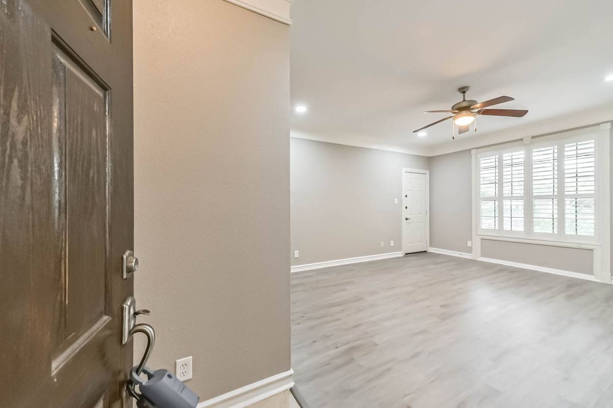 Condo for rent at 2700 Revere St, Houston, TX 77098