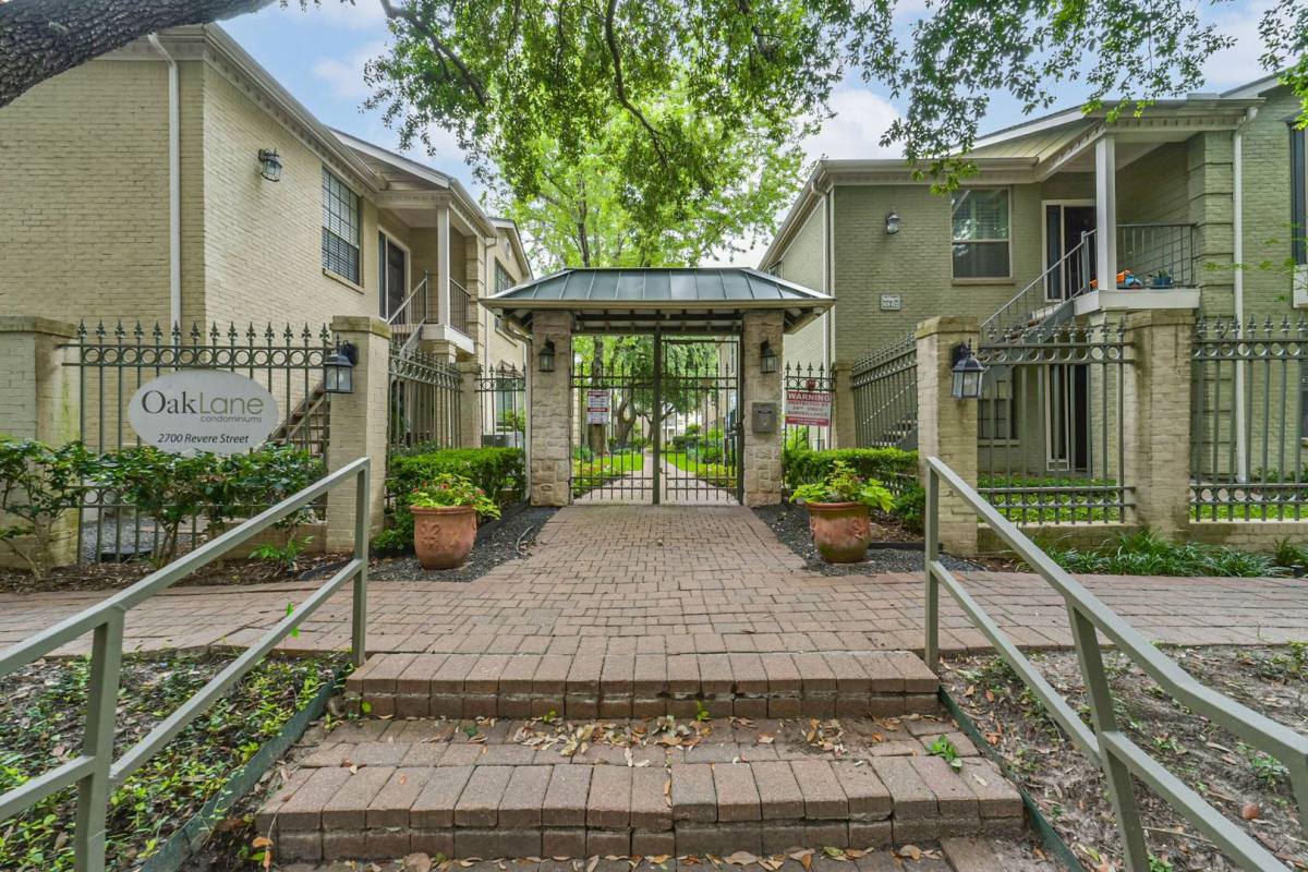 Condo for rent at 2700 Revere St, Houston, TX 77098