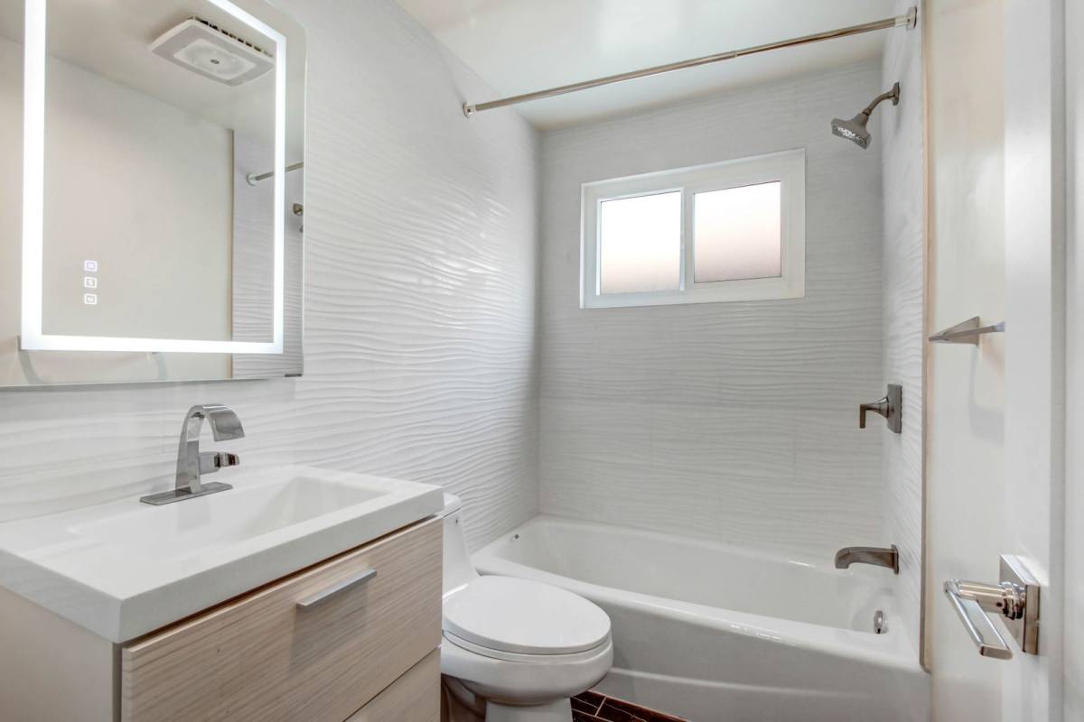 Apartment for rent at 7634 Hampton Ave, Los Angeles, CA 90046
