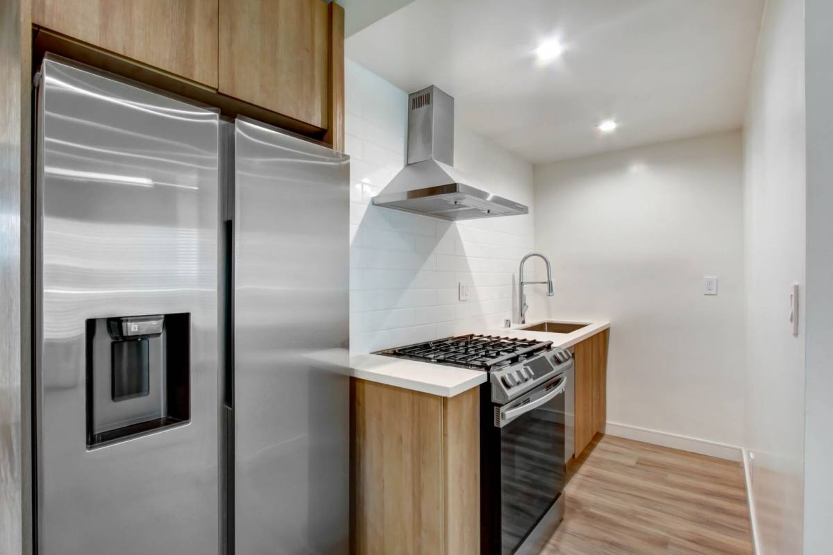 Apartment for rent at 7634 Hampton Ave, Los Angeles, CA 90046