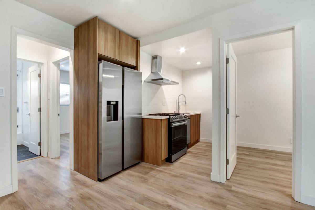 Apartment for rent at 7634 Hampton Ave, Los Angeles, CA 90046