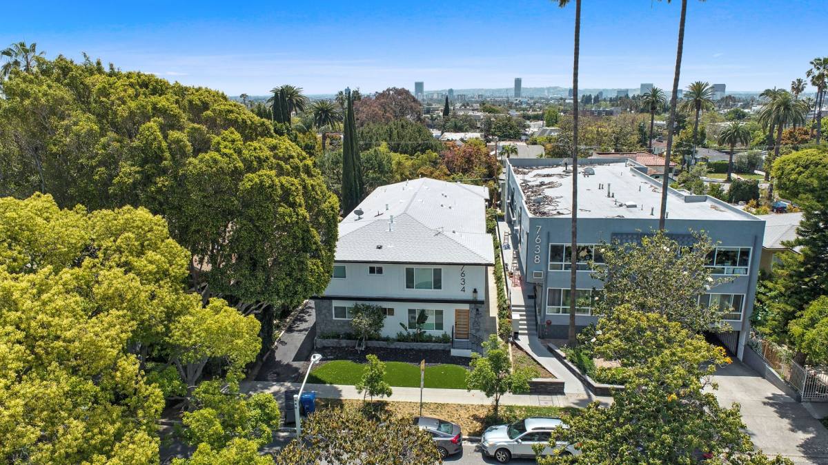Apartment for rent at 7634 Hampton Ave, Los Angeles, CA 90046
