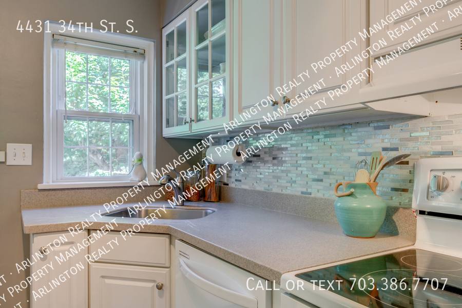Townhouse for rent at 4431 34th St S, Arlington, VA 22206