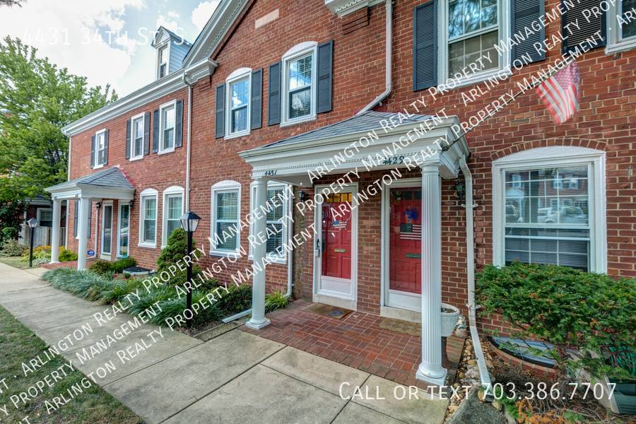 Townhouse for rent at 4431 34th St S, Arlington, VA 22206