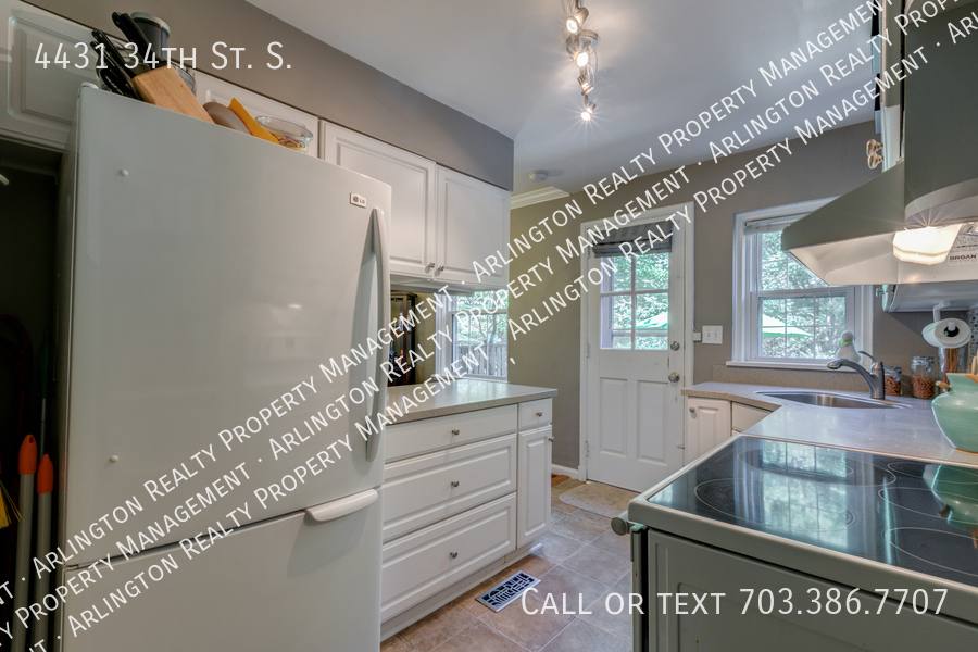 Townhouse for rent at 4431 34th St S, Arlington, VA 22206