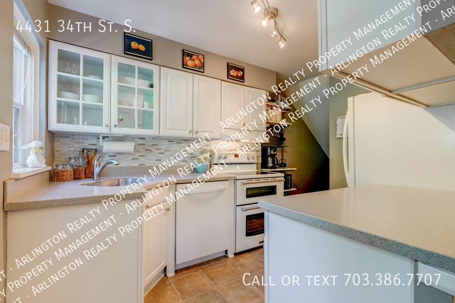 Townhouse for rent at 4431 34th St S, Arlington, VA 22206