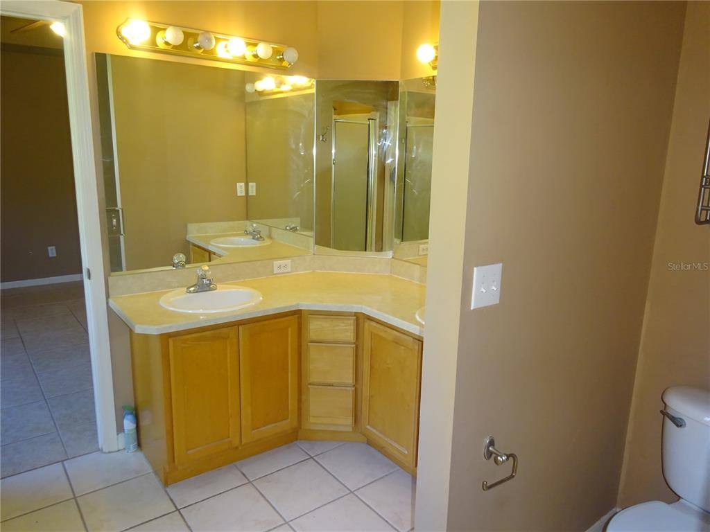 Apartment for rent at 11934 NW 10th Rd, Gainesville, FL 32606