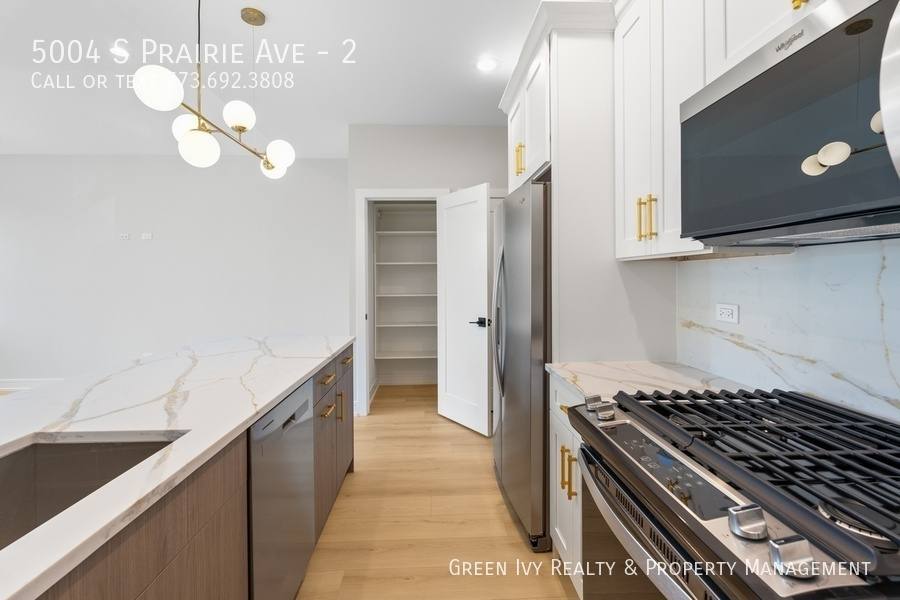 Apartment for rent at 5004 S Prairie Ave #2, Chicago, IL 60615
