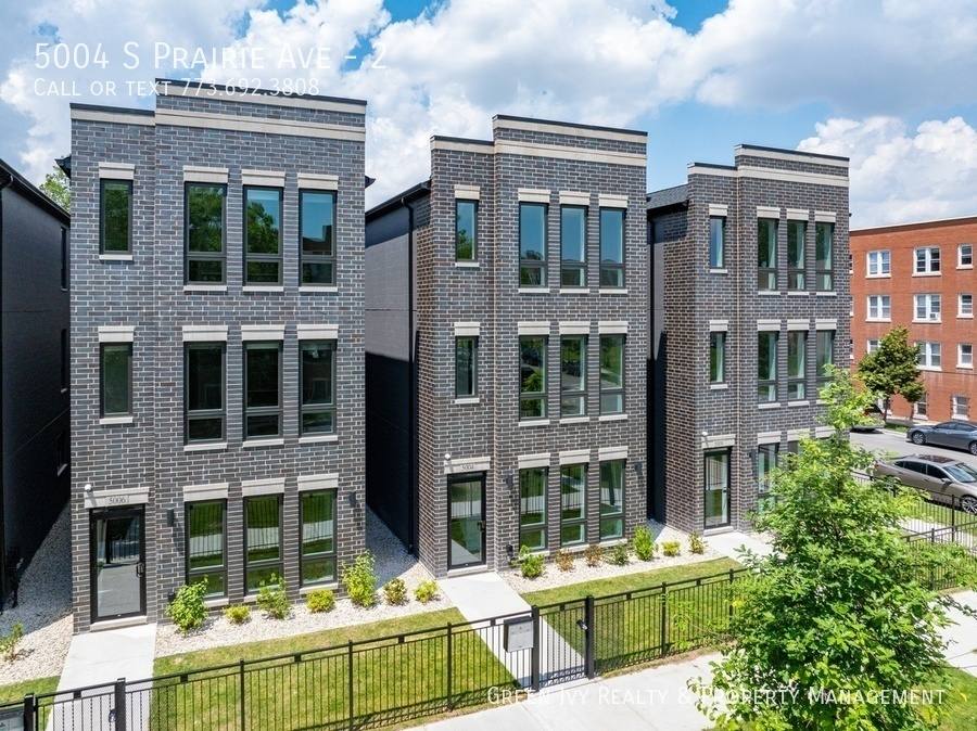 Apartment for rent at 5004 S Prairie Ave #2, Chicago, IL 60615