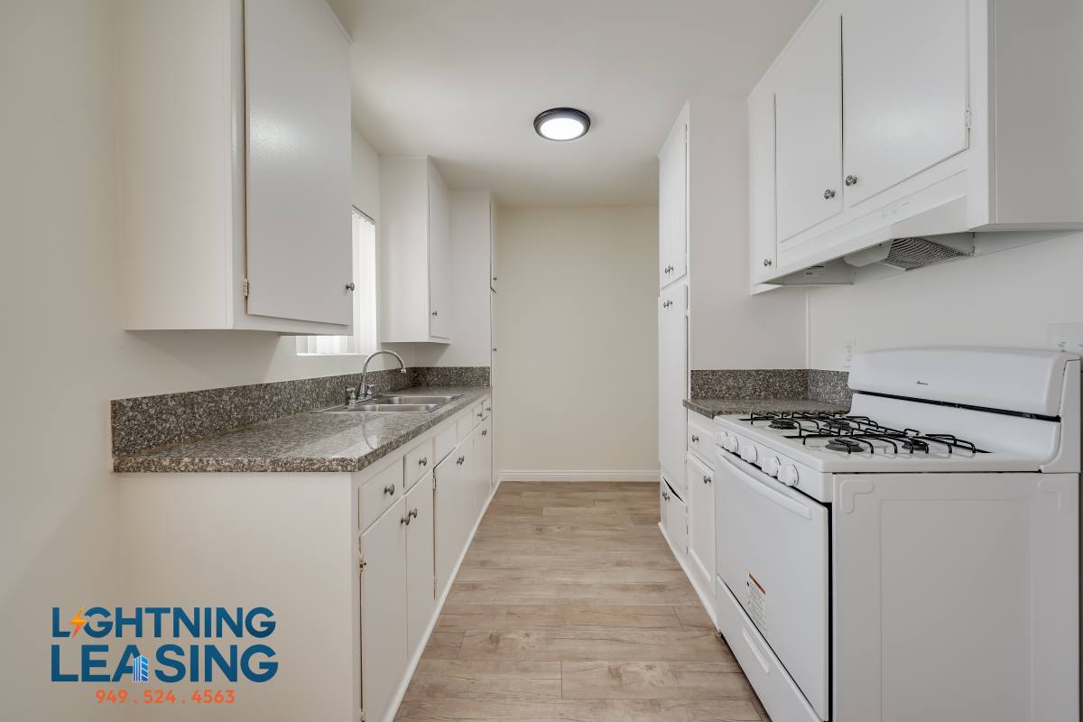 Apartment for rent at 5131 5 2 Yarmouth #10D, Encino, CA 91316