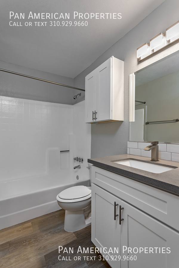 Apartment for rent at 2430 Naomi St #210, Burbank, CA 91504