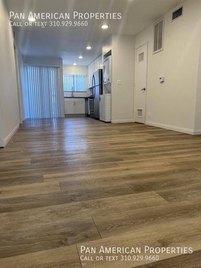 Apartment for rent at 2430 Naomi St #210, Burbank, CA 91504