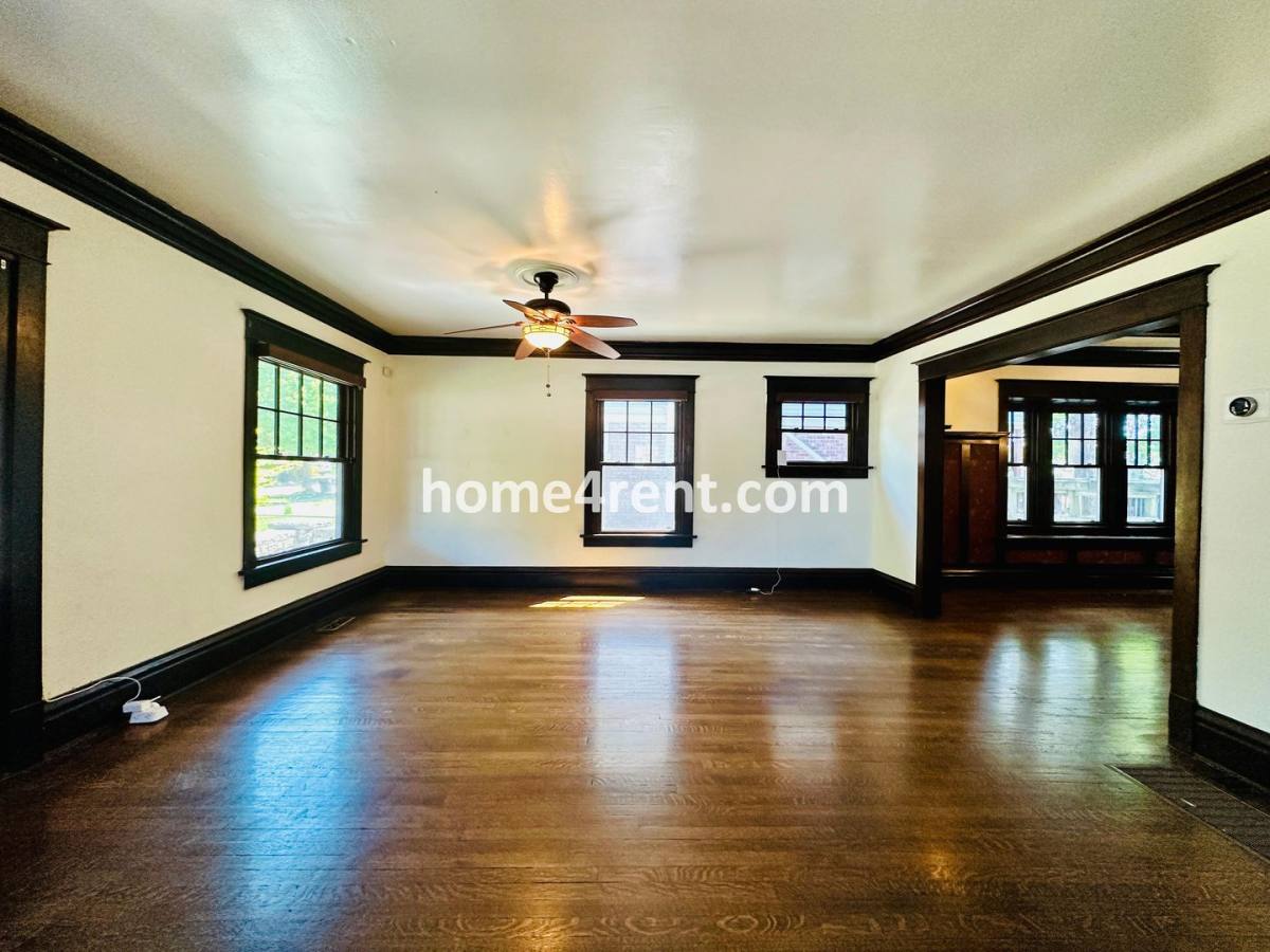 House for rent at 641 W 39th Terrace, Kansas City, MO 64111
