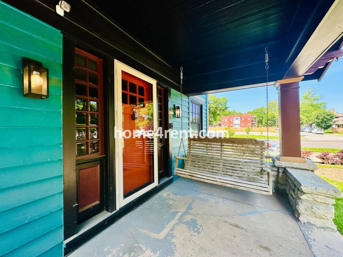House for rent at 641 W 39th Terrace, Kansas City, MO 64111