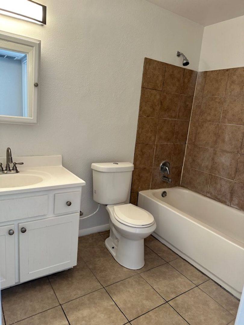 Apartment for rent at 2525 N 52nd St, Phoenix, AZ 85008